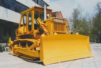 安博电竞推土机累计销量突破2000台；；；；；被国家经贸部批准为收支口自营权企业。。。。。。